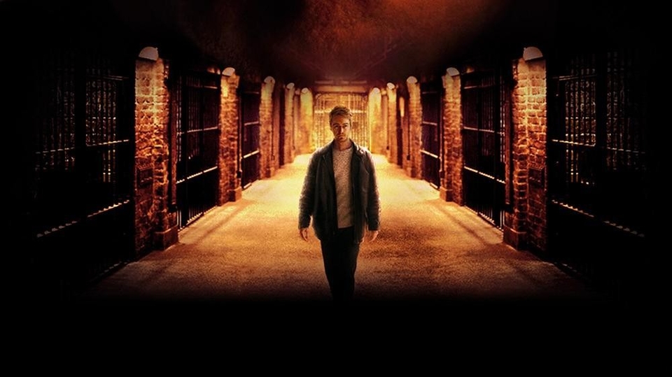 The best thrillers from year 2002 online