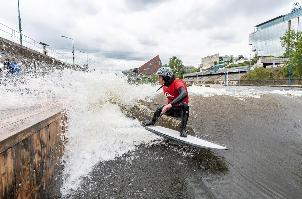 Surfing: Štvanickej Finbreaker Praha