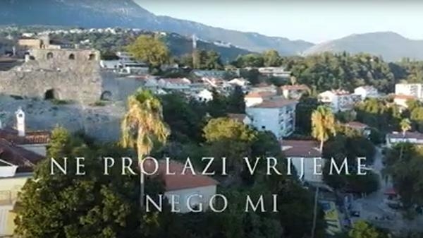 Ne prolazi vrijeme nego mi