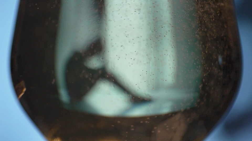 Dokument Alcool au féminin, elles brisent le tabou