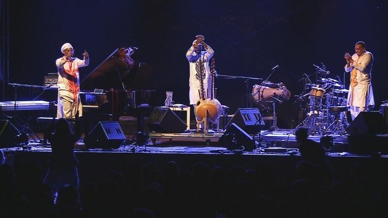 Omar Sosa, Seckou Keita a Gustavo Ovalles na Folkových prázdninách