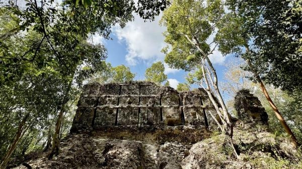 Naachtun, le royaume maya révélé
