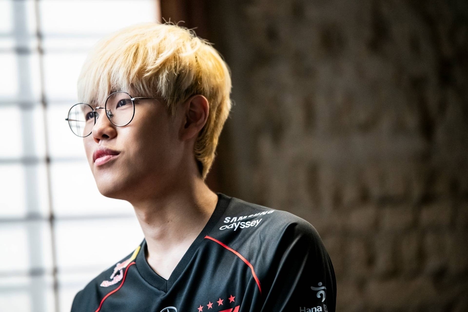 T1 Rose Together