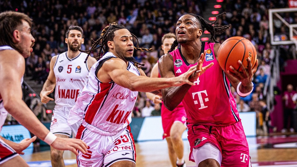 Fitness First Würzburg Baskets - Telekom Baskets Bonn