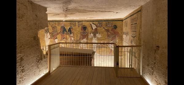 Nefertiti a její ztracená hrobka