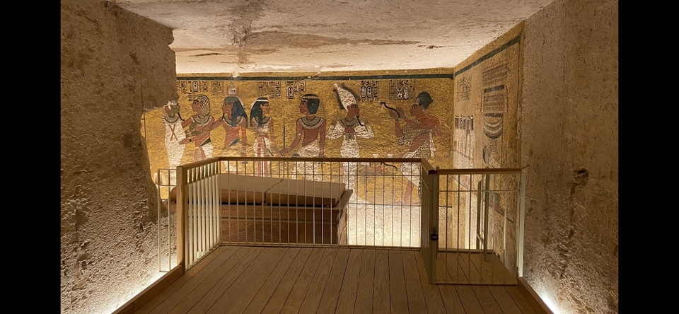 Документ Nefertiti a její ztracená hrobka