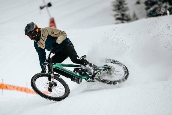 Vincent Tupin explores Châtel