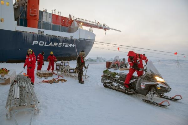 Arktické driftování: Rok na sněhu