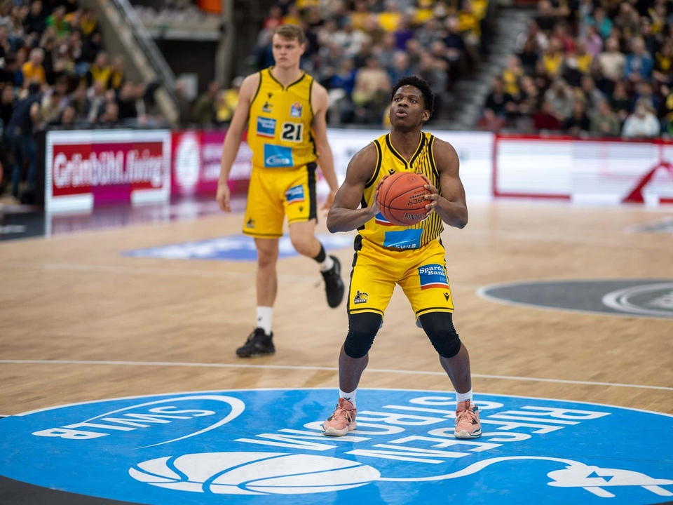 NINERS Chemnitz - MHP Reisen Ludwigsburg