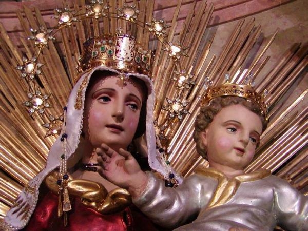 Mariánské korunovace v dějinách