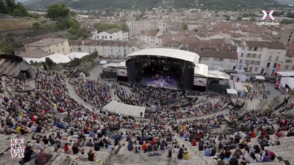 Liniker en concert a Jazz a Vienne 2023