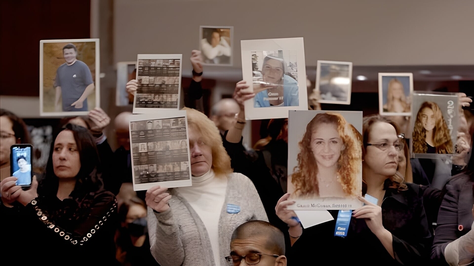 Documentary Emprise numérique, 5 femmes contre les Big 5