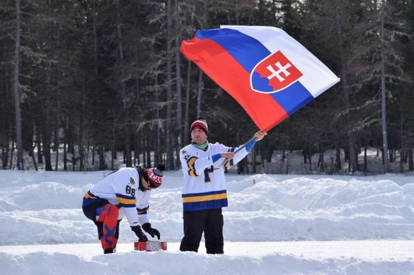 Slovenské zlato (dokument o MS v rybníkovom hokeji v Kanade)
