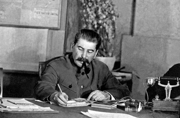 Hitler nasuprot Staljinu