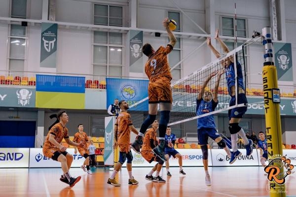 Voleybol. Superliga. Choloviki. Politsiya ohoroni - MHP Ladizhin. Pryama translyatsiya