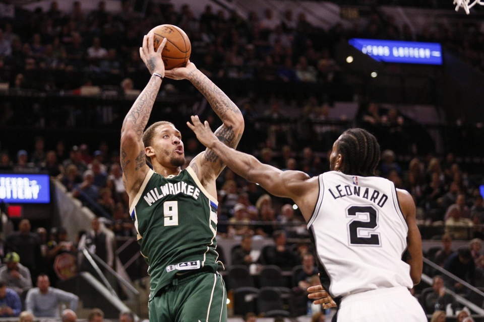Milwaukee Bucks - San Antonio Spurs