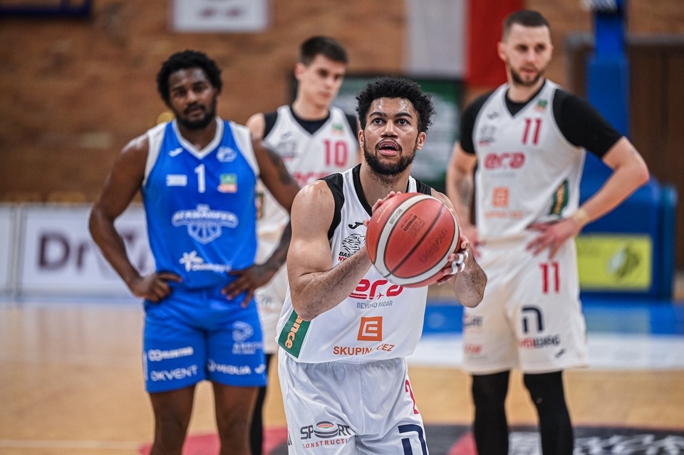 59 basketbalových zápasů online