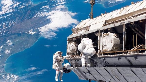 La Station spatiale internationale: Missions a haut risque