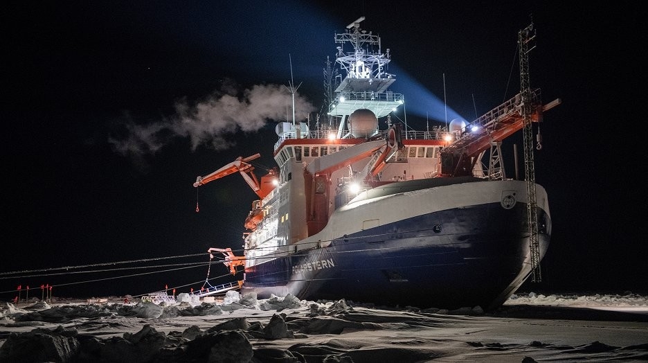 Dokument Arktický prúd: Rok v zajatí ľadu