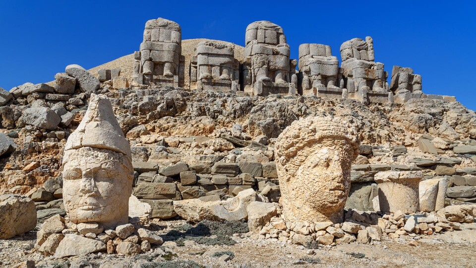 Dokument Paris - Berlin: Shapes and Shades of History