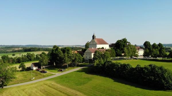 Kostelní Vydří, kostel Panny Marie Karmelské
