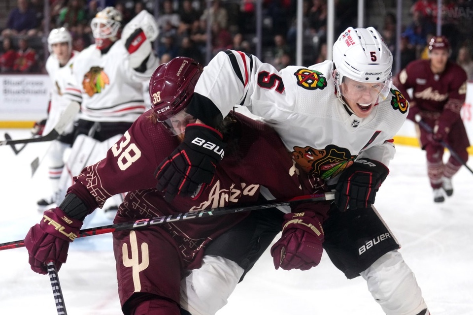 NHL: Chicago Blackhawks - Arizona Coyotes
