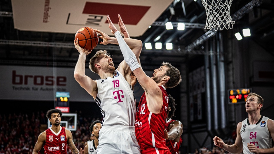 Telekom Baskets Bonn - BMA365 Bamberg Baskets