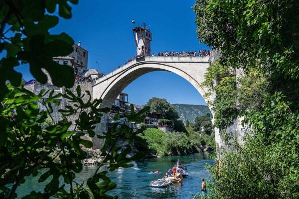 Skoky do vody: Cliff Diving World Series v Mostaru