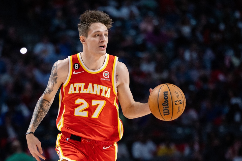 56 basketbalových zápasov online