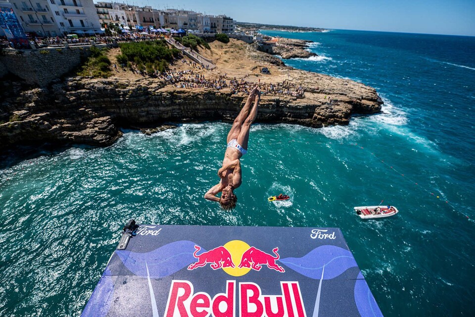 The best cliff diving online