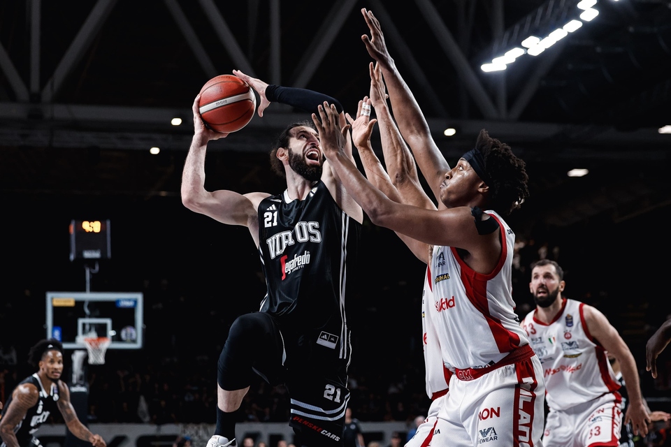58 basketbalových zápasů online