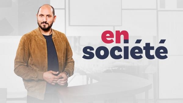 En société
