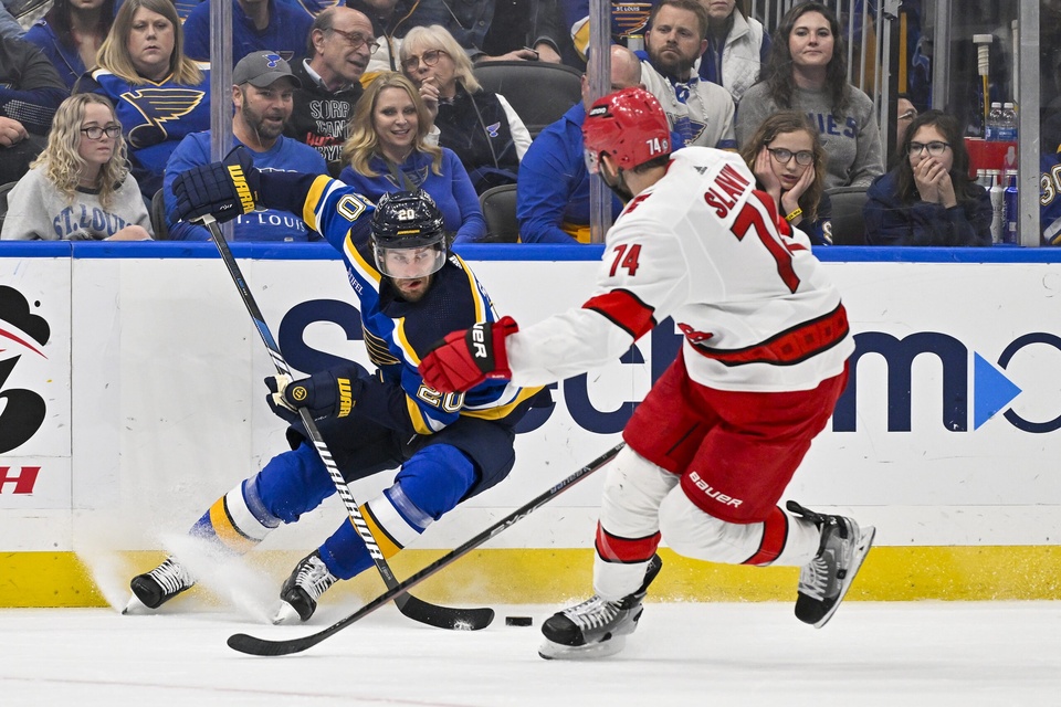 Carolina Hurricanes - St. Louis Blues