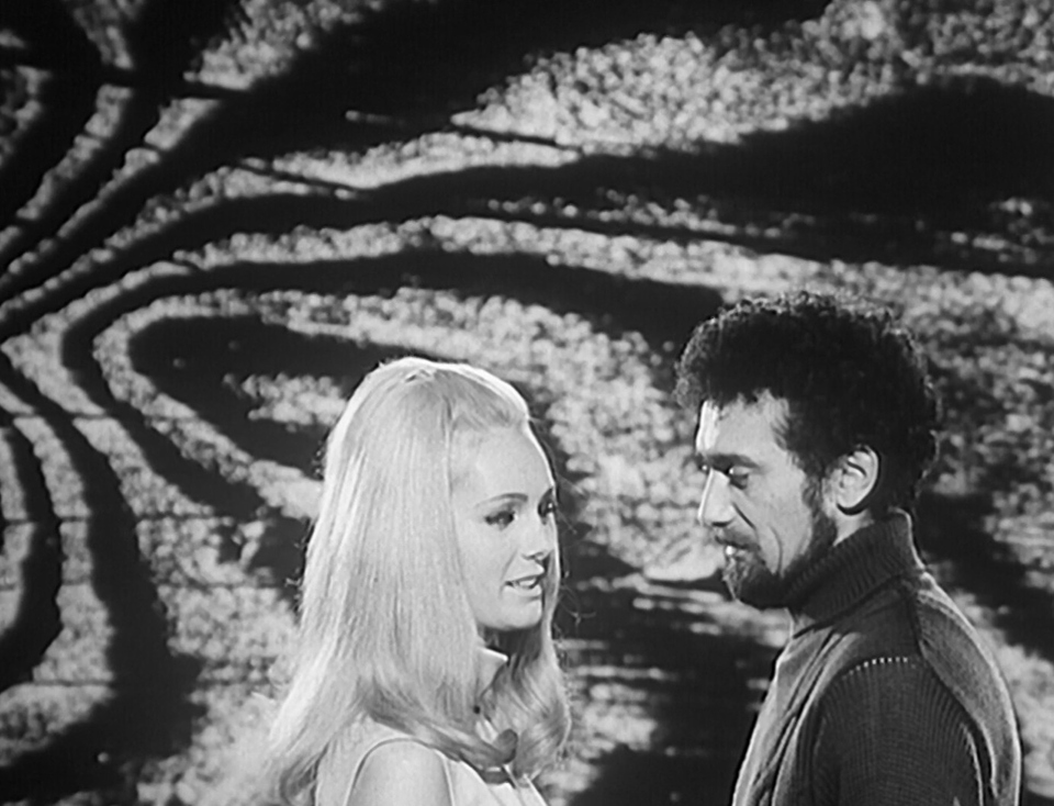 The best music & arts from year 2004 online