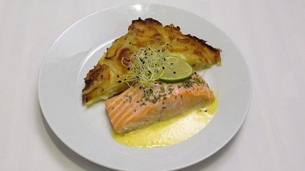 Kuchyně milovníků ryb - Losos na středomořský způsob se smetanovou omáčkou