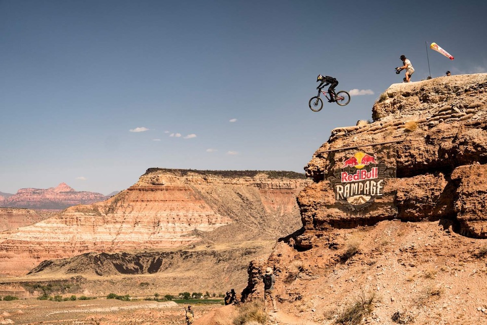 Živý přenos závodu žen: Red Bull Rampage