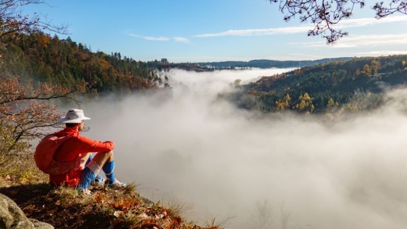 Dokument Outdoorová videa Štěpána Dvořáka - Tříetapový běh 184 km: podzimní údolí Dyje v&nbsp;Rakousku