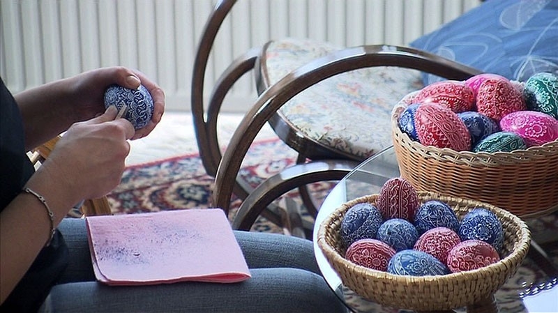 Dokument S&nbsp;kraslicí ve znaku