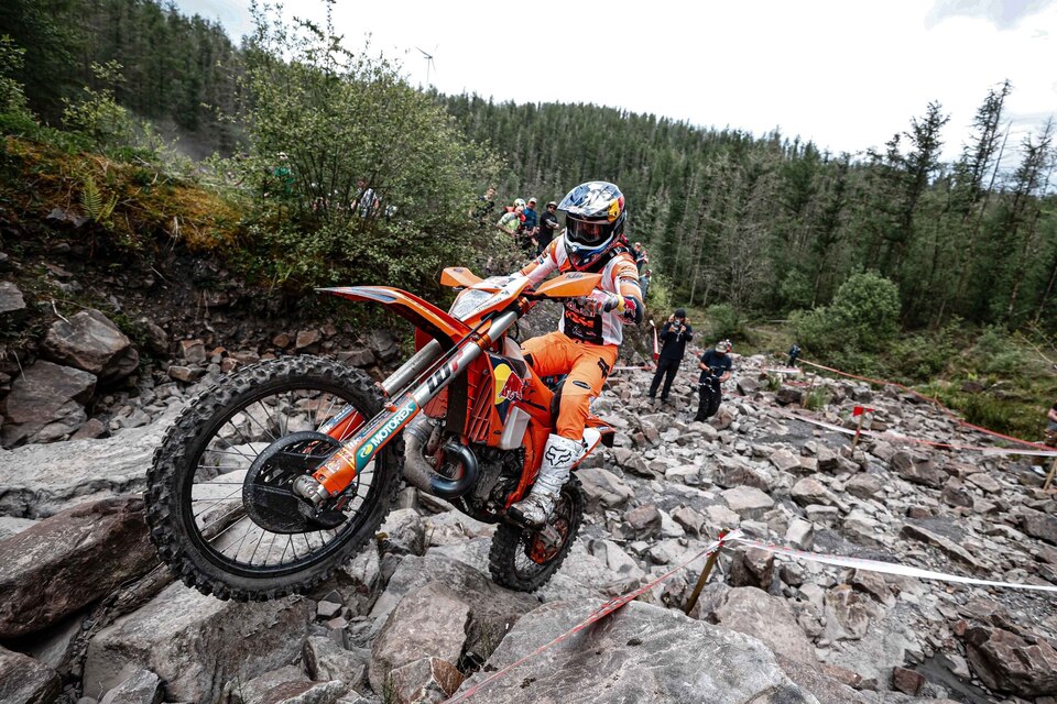 Daily recap 3 - Billy Bolt wins off-road day two at Xross Hard Enduro Rally