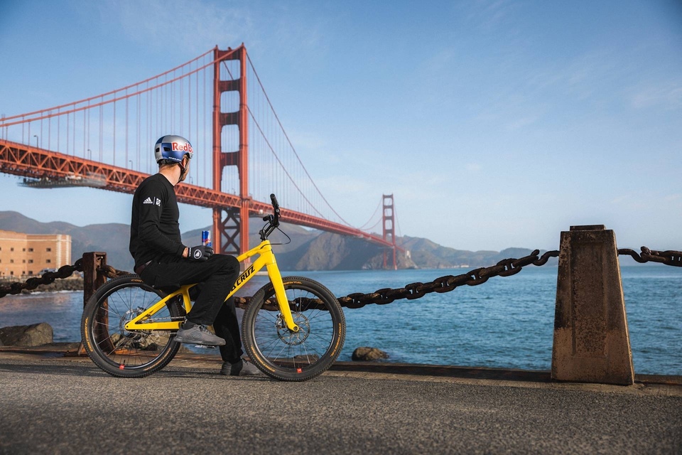 Документ Danny MacAskill: Pohlednice ze San Franciska