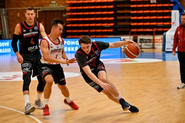 Basketbal: SLUNETA Ústí nad Labem - ERA Basketball Nymburk