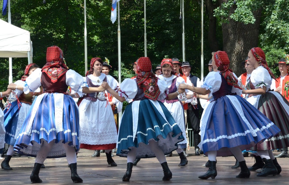O Zdence Jelínkové a lidovém tanci
