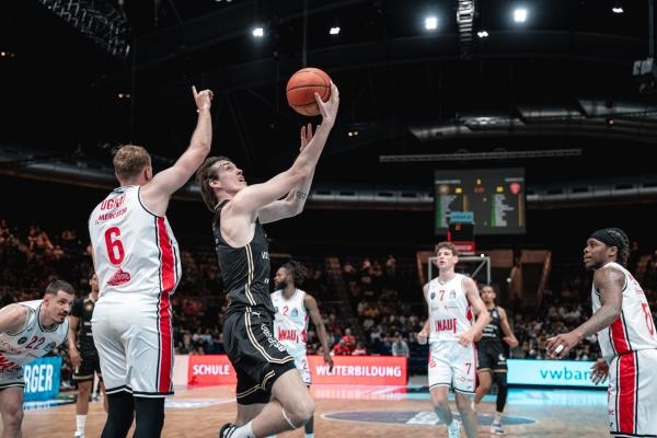 FIT/ONE Würzburg Baskets - Basketball Löwen Braunschweig