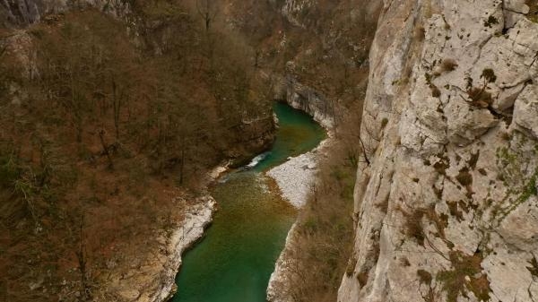 Sutjeska dolina heroja