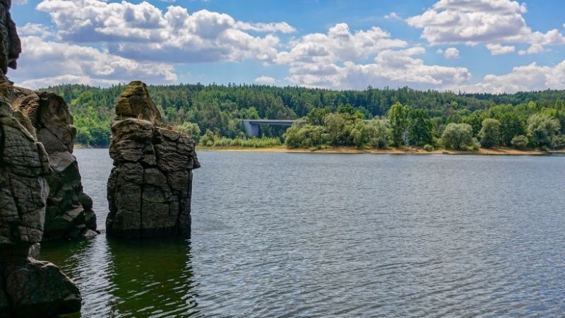 Dokument Outdoorová videa Štěpána Dvořáka - Běh 66 km: Dalešická přehrada