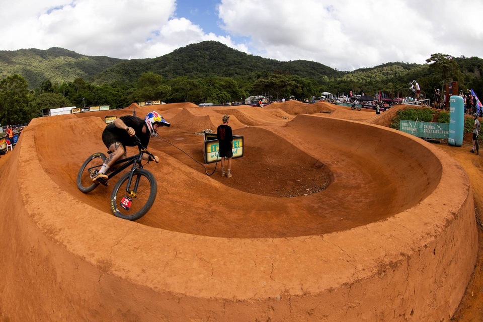 Dokument Crankworx: Pumptrack Challenge -- Cairns