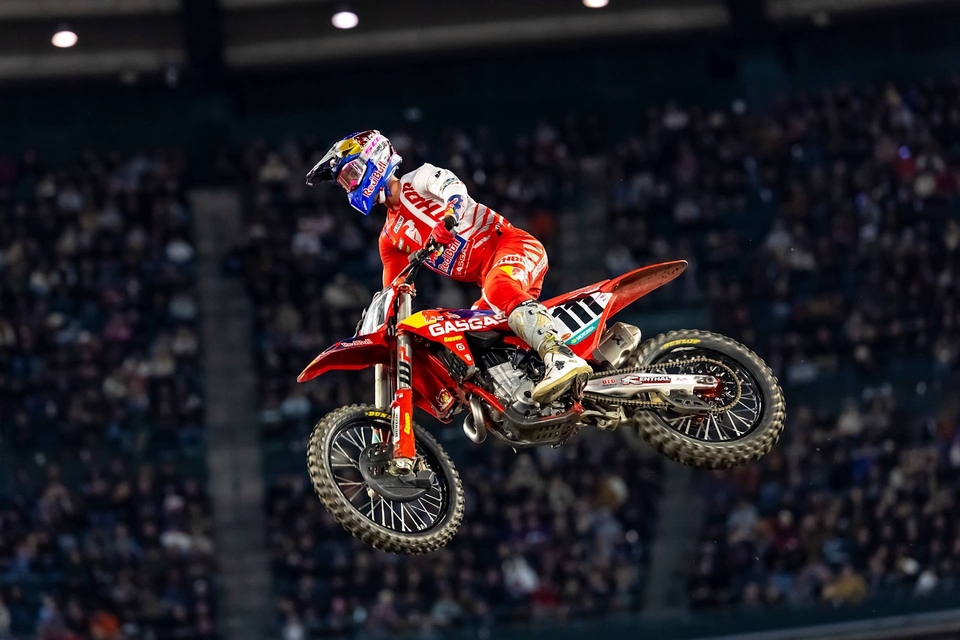 Dokument Jorge Prado: Under the Lights