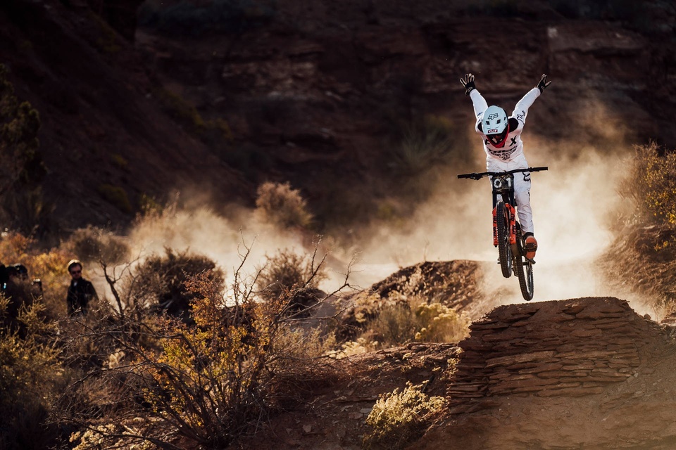 Dokument Red Bull Signature Series MMXVII