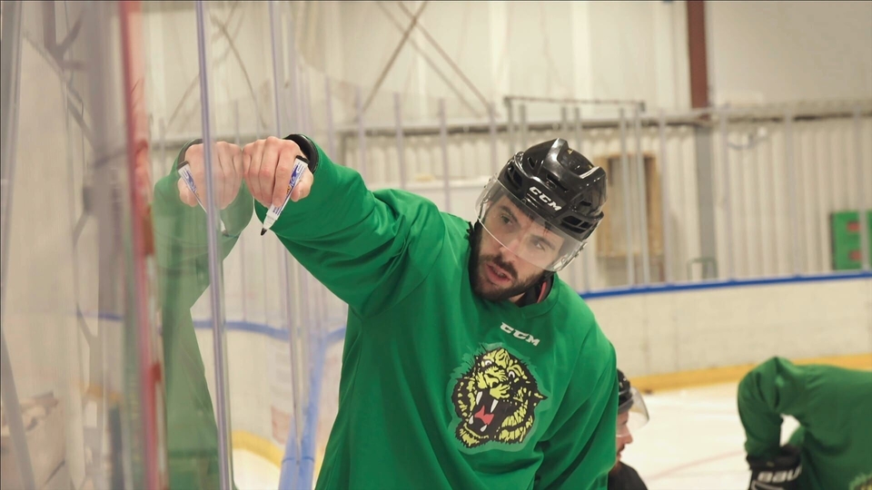 Hockey sur glace, le match d'une île