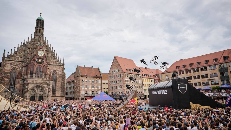 Dokument Red Bull District Ride livestream